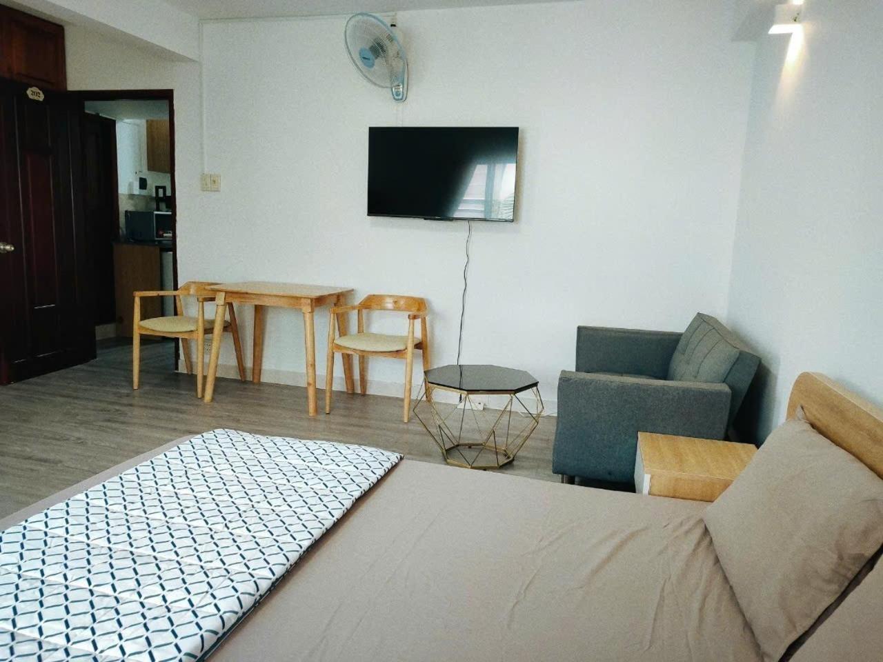 Rose House 302 *